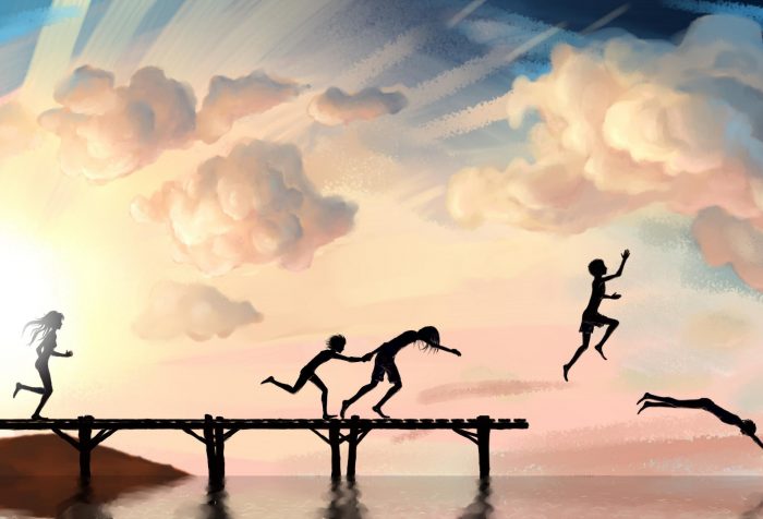 Дети с пирса прыгают в море на фоне закатного неба